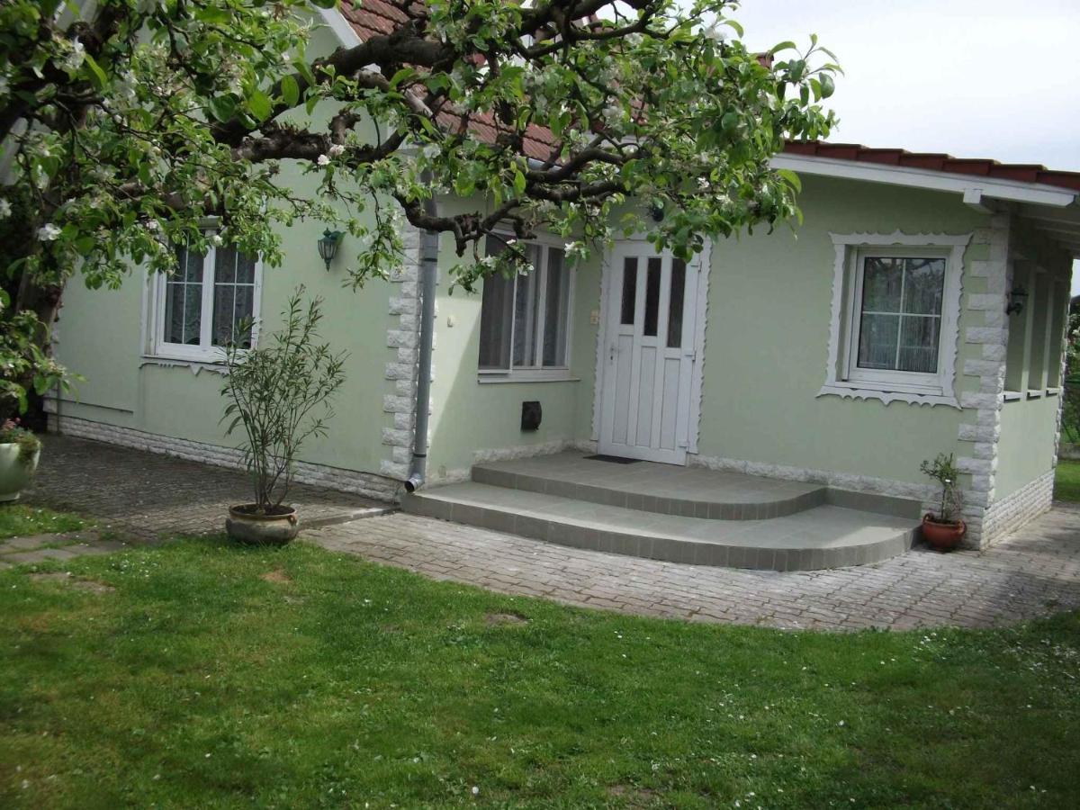 Holiday Home Balatonlelle/Balaton 19117 Екстериор снимка